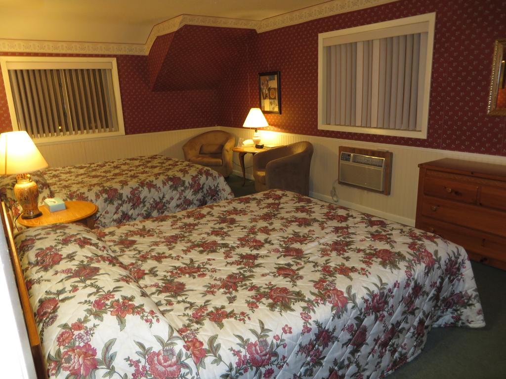 Travelers Inn Motel Ігл-Рівер Номер фото